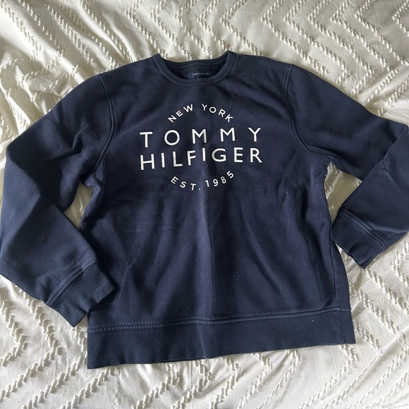 Tommy Hilfiger Crewneck, size large - Picture 1 of 2